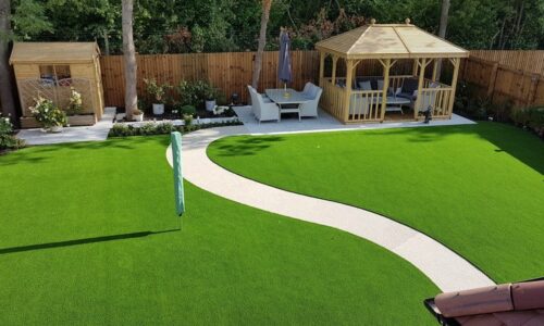 7 DIFFERENT USES FOR ASTROTURF AROUND THE HOME